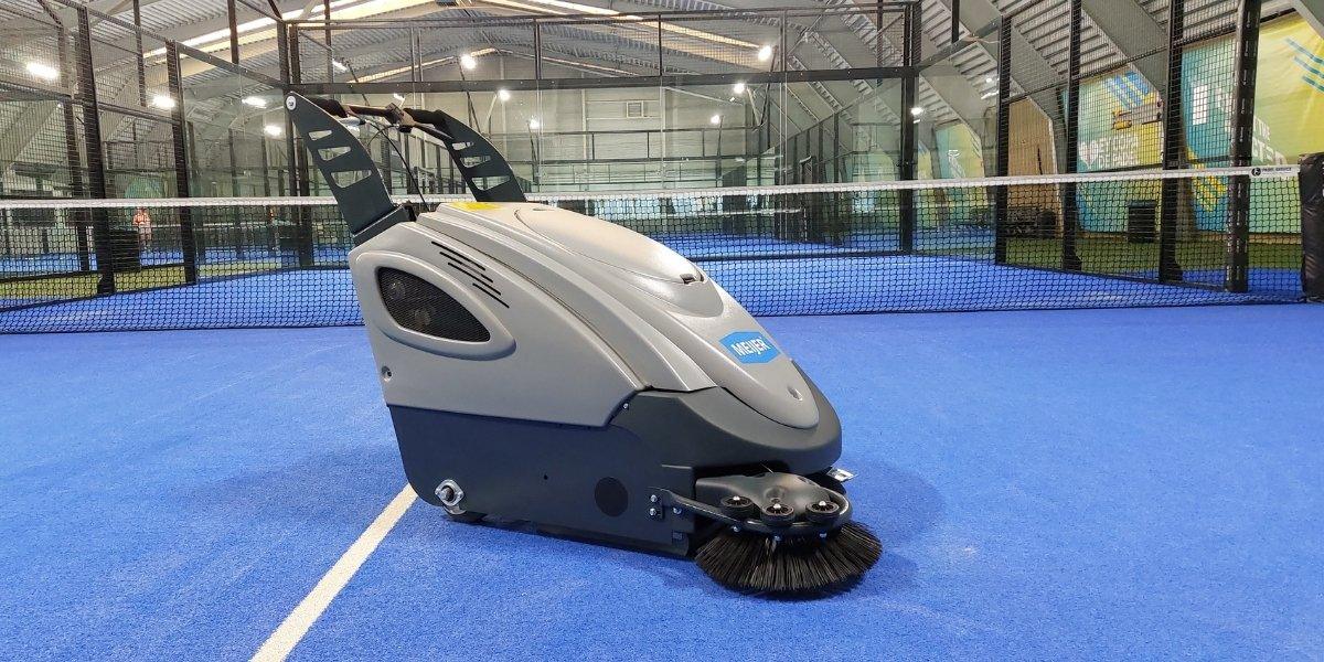 Padel veegmachine